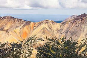 Red Cariboo Apartments