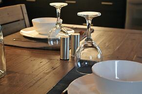 Red Cariboo Apartments