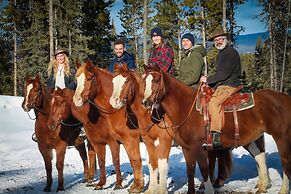 Red Cariboo Apartments