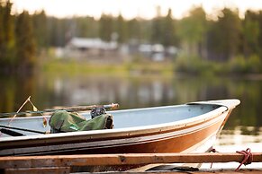Red Cariboo Apartments