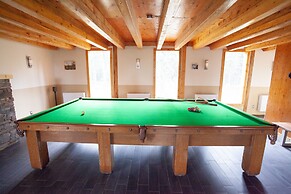 Red Cariboo Apartments