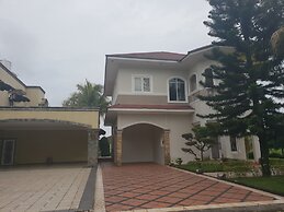 Green Hill Villa Sibolangit