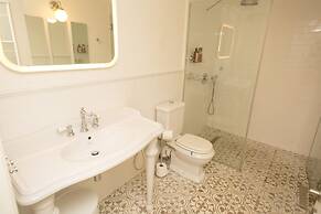 Sasson & Co Luxury 1BR House Neve Tzedek