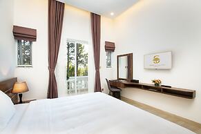 CEREJA Hotel & Resort Da Lat