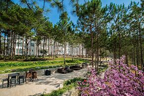CEREJA Hotel & Resort Da Lat