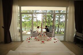 CEREJA Hotel & Resort Da Lat