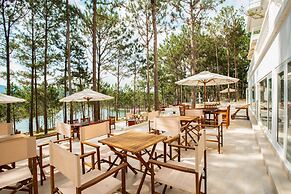 CEREJA Hotel & Resort Da Lat