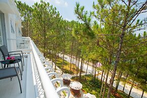 CEREJA Hotel & Resort Da Lat
