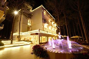 CEREJA Hotel & Resort Da Lat
