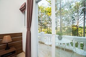 CEREJA Hotel & Resort Da Lat