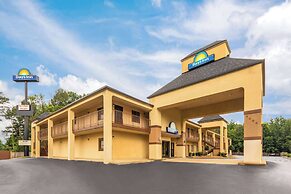 Days Inn by Wyndham North Little Rock/ Maumelle