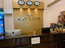C & Y Hotel