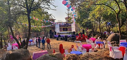 Quartz Himalayan Brothers