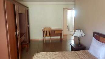 Pinnacle Court Apartments