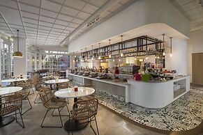 Kampi Hotel Tunjungan – Surabaya