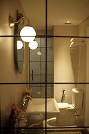 Kampi Hotel Tunjungan – Surabaya