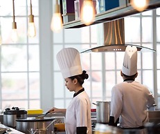 Kampi Hotel Tunjungan – Surabaya