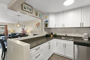 2 Bedroom 2Bath Deluxe Apt with Patio