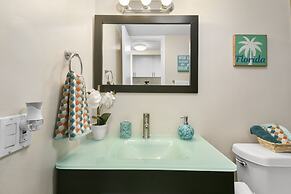 2 Bedroom 2Bath Deluxe Apt with Patio