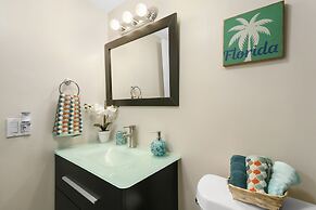 2 Bedroom 2Bath Deluxe Apt with Patio