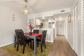 2 Bedroom 2Bath Deluxe Apt with Patio