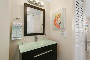 2 Bedroom 2Bath Deluxe Apt with Patio