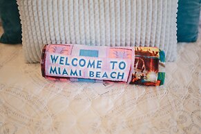 2 Bedroom 2Bath Deluxe Apt with Patio