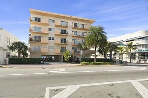 2 Bedroom 2Bath Deluxe Apt with Patio