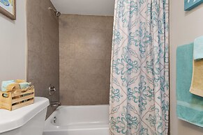 2 Bedroom 2Bath Deluxe Apt with Patio