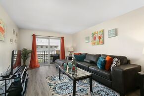 2 Bedroom 2Bath Deluxe Apt with Patio