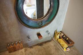 Locomotive Hotel and Spa by EPS