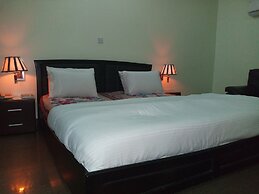 Dionzec Hotel & Suites