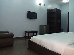 Dionzec Hotel & Suites