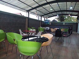 Dionzec Hotel & Suites