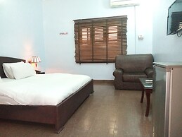 Dionzec Hotel & Suites