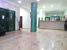 Dionzec Hotel & Suites