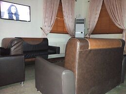 Dionzec Hotel & Suites