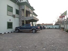 Dionzec Hotel & Suites