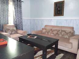 First Laurel Hotel & Suites