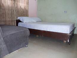 First Laurel Hotel & Suites