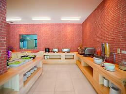 Phoenix Hotel Karon Beach