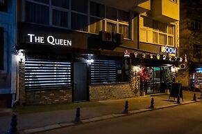 The Queen Hotel