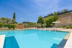 Cava Li Santi Residence