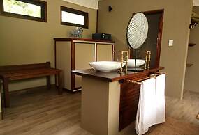 Inzalo Safari Lodge