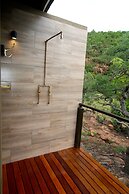 Inzalo Safari Lodge