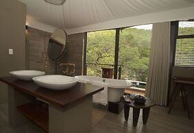 Inzalo Safari Lodge