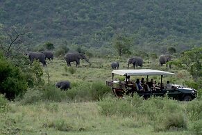 Inzalo Safari Lodge