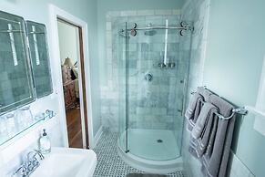 Valparaiso Inn Bed & Breakfast