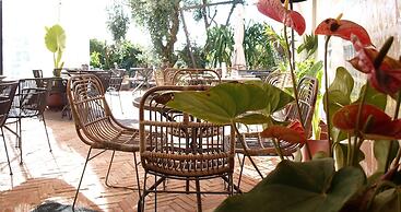 AVOCADO Hôtel Restaurant Bar