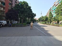 Go Bcn Hostal Ideal Badal - Hostel